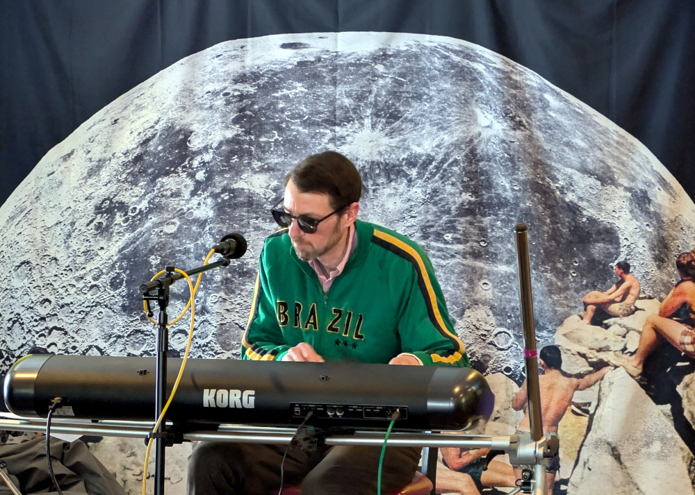 Chris Williams performing