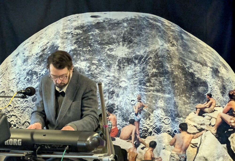 Chris Williams performing