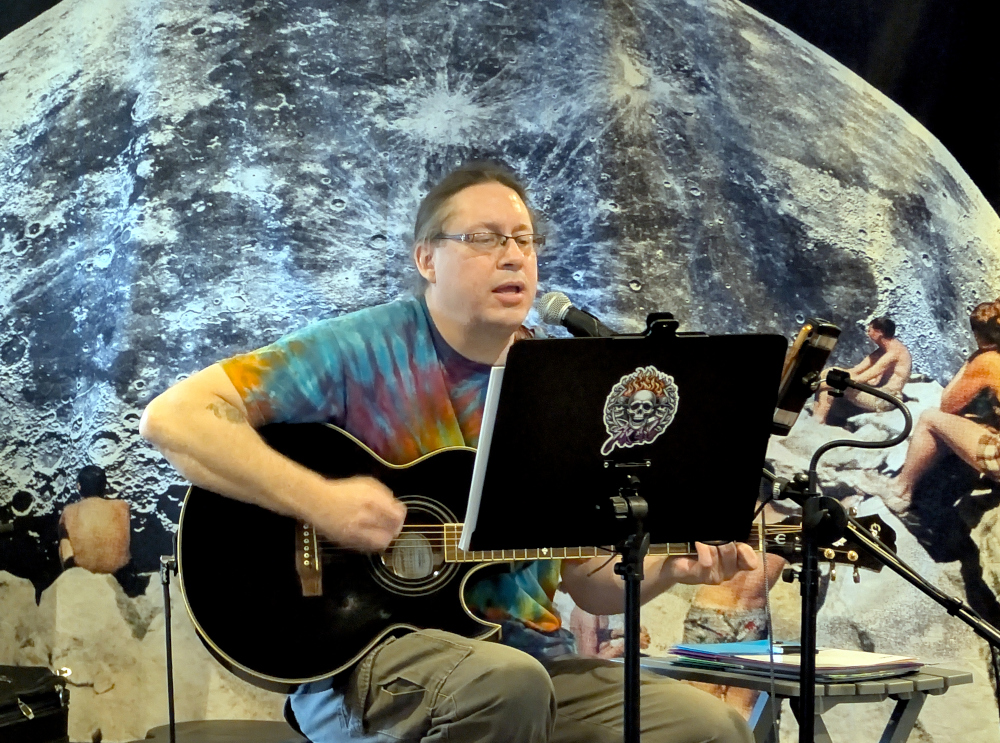 Karl Kristoffer Heidemann performing