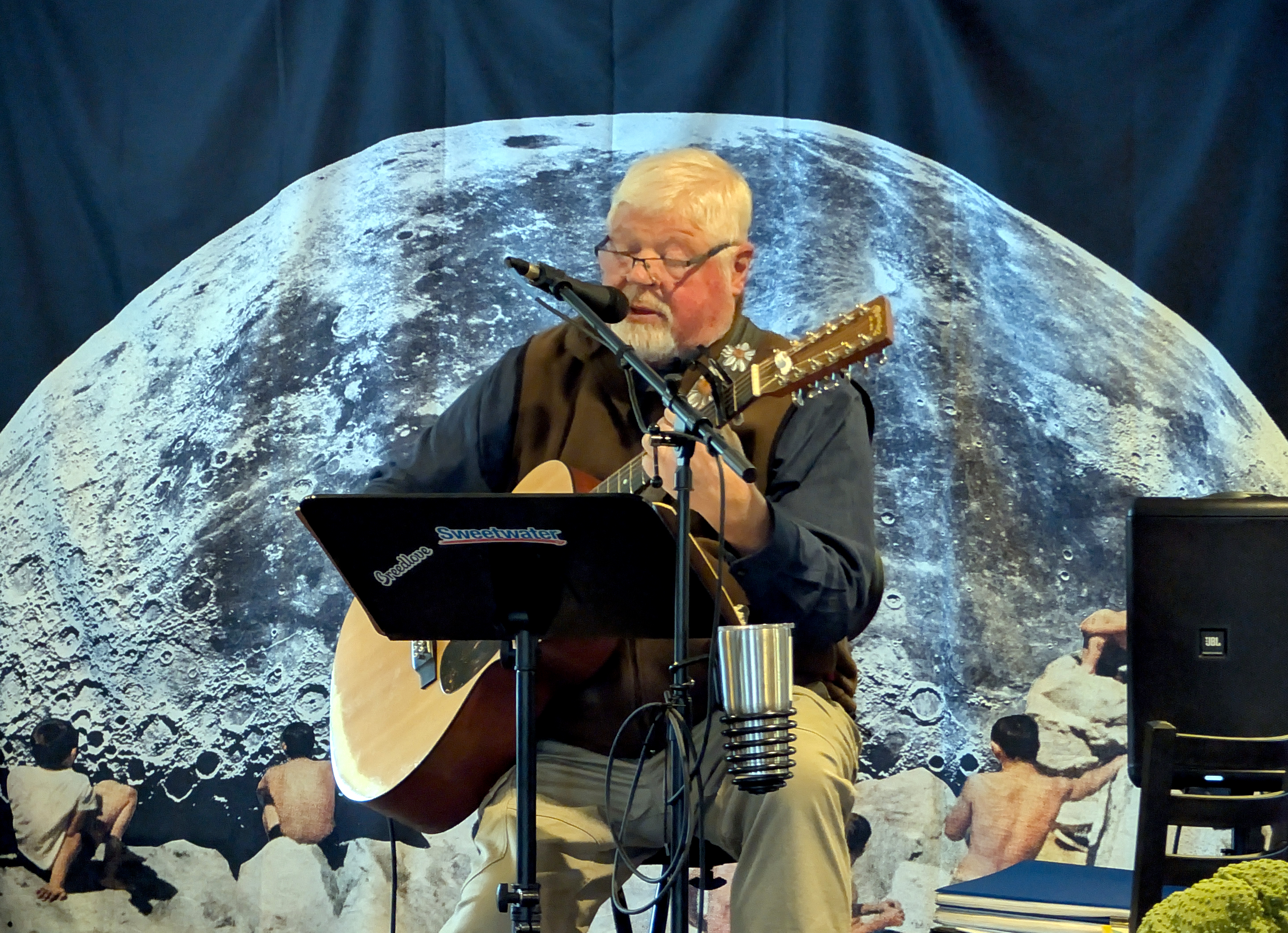 Stephen Douglas Music performing at Birdy's Beatery